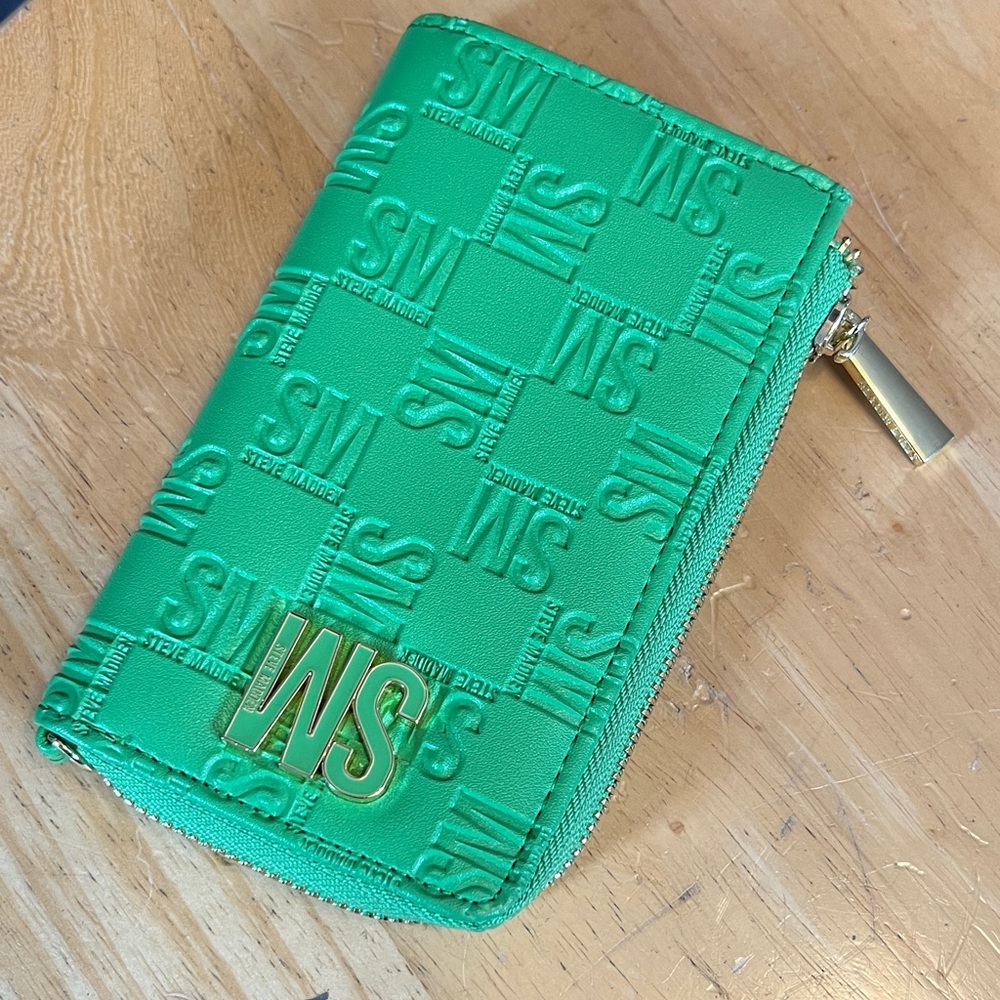 Green Embossed Zip Wallet Coin Card Wallet Steve Madden Brand